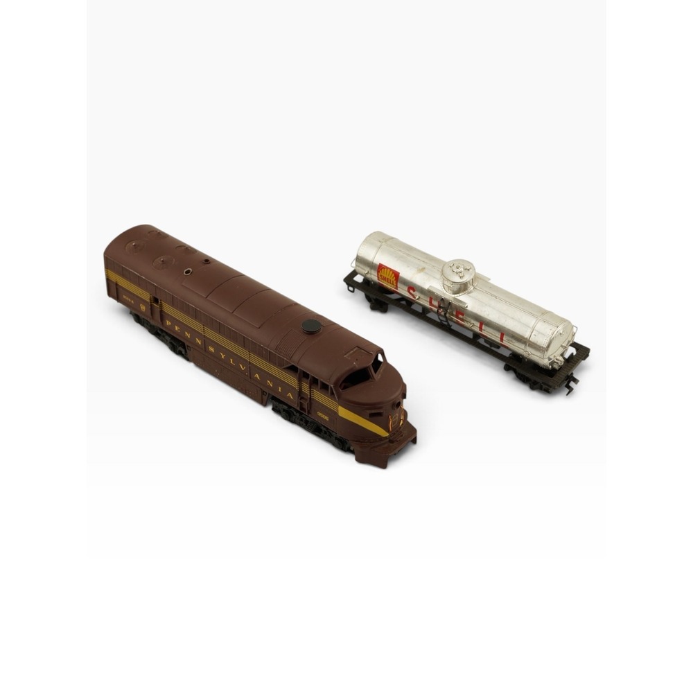 Pennsylvania RR 9506-A Locomotive & Shell Tanker HO Scale Brown Silver